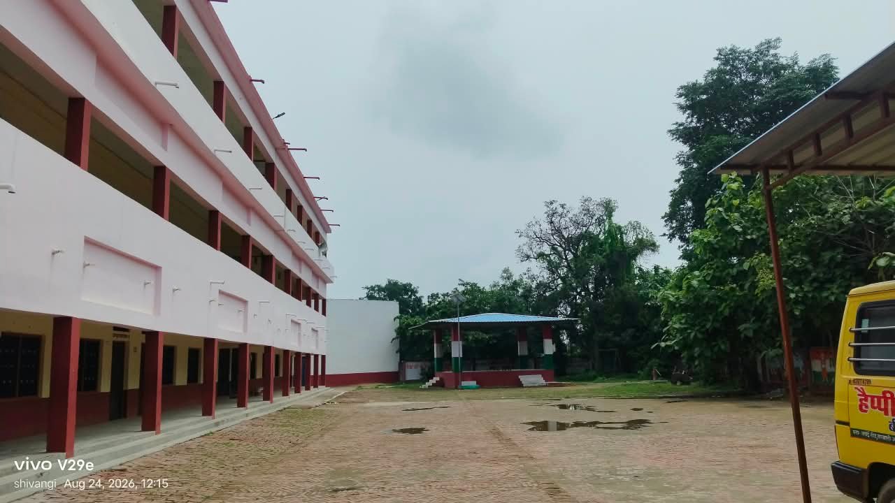 Happy Model Public School campus photograph